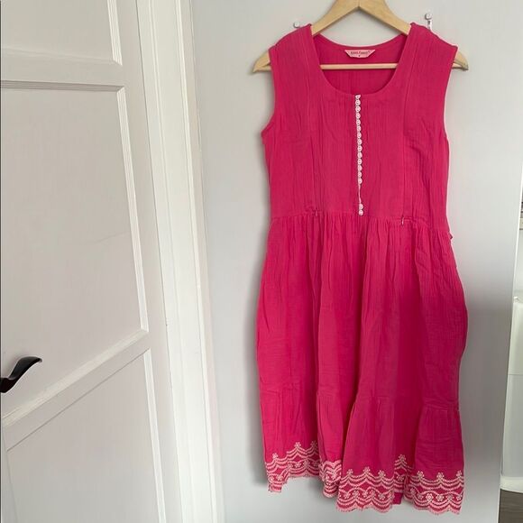 Dresses & Skirts - Pink Sleeveless Dress with Embroidered Hem feeding nursing size M